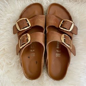 Birkenstock Brown Sandals w/gold buckle